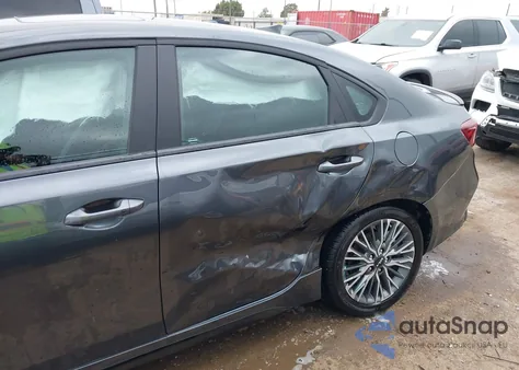 2024 Kia Forte Gt-Line z USA, uszkodzony, nr VIN 3KPF54ADXRE833037